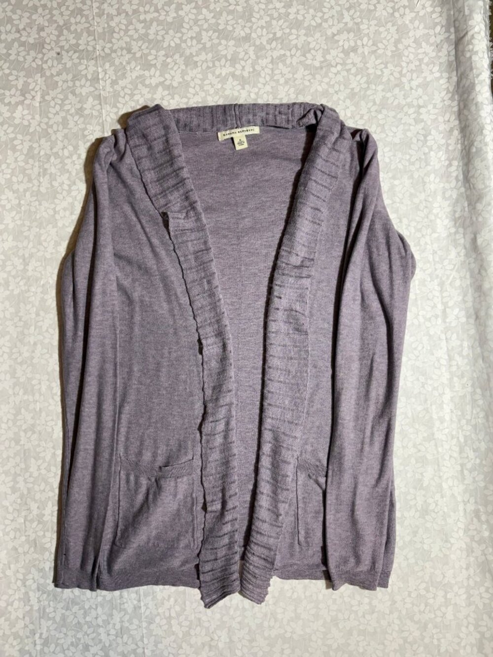 Banana Republic Small Lavender Cardigan Sweater Lightweight Knit